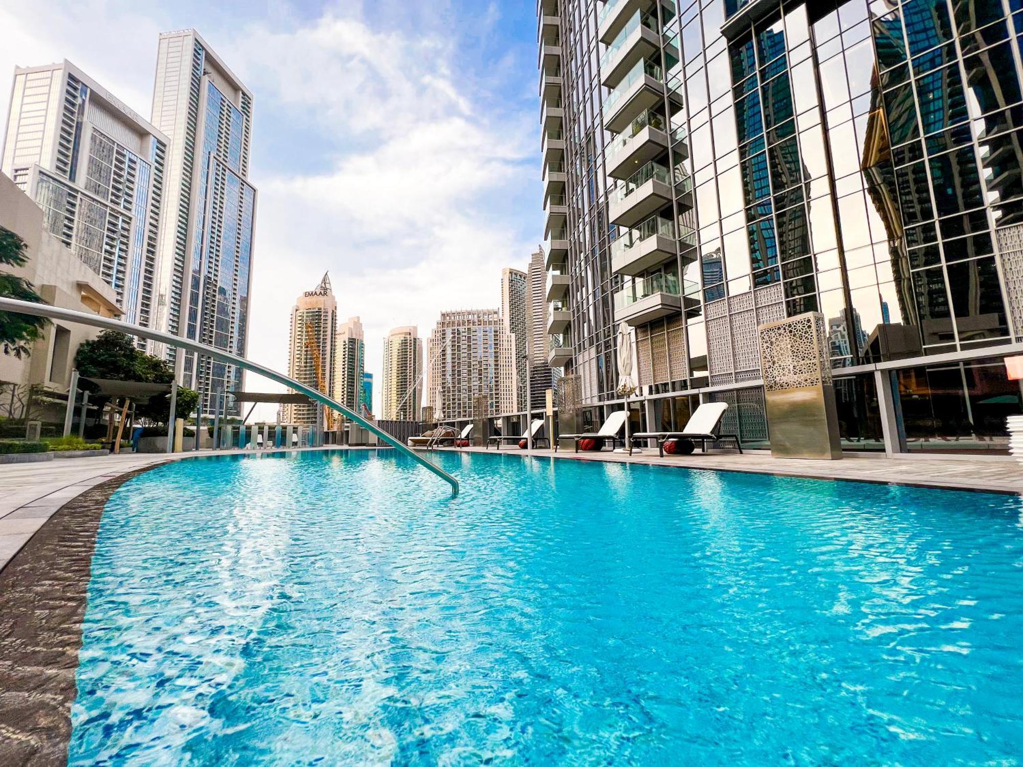 Downtown Luxury - Stunning Burj Khalifa & Sea View - 5 Minutes Walk To Dubai Mall ภายนอก รูปภาพ