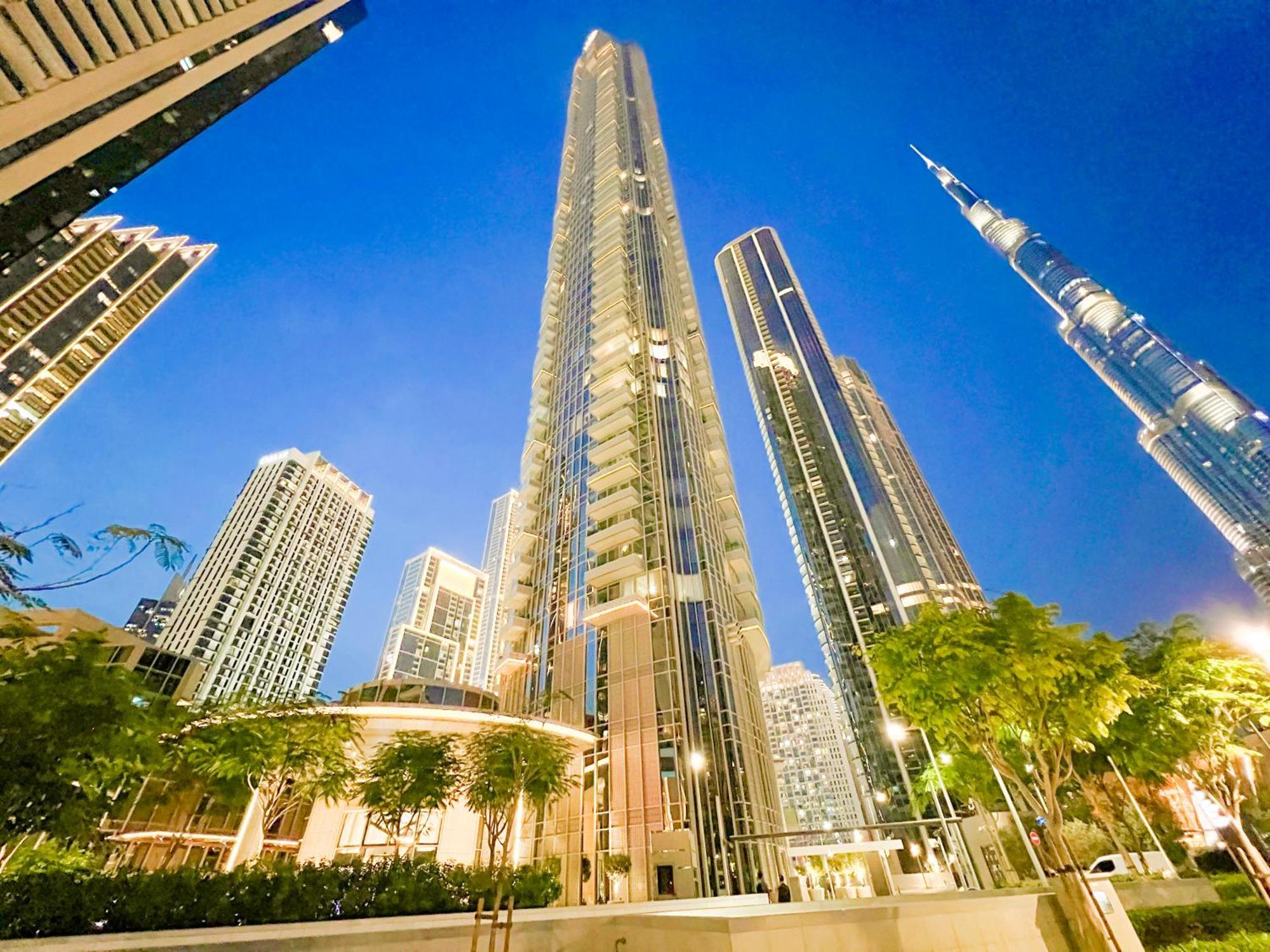 Downtown Luxury - Stunning Burj Khalifa & Sea View - 5 Minutes Walk To Dubai Mall ภายนอก รูปภาพ