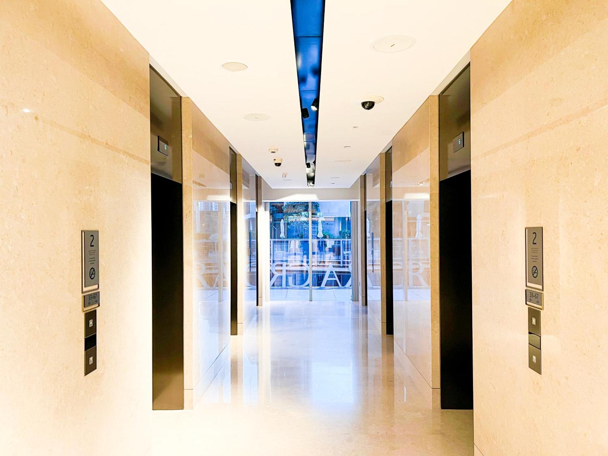 Downtown Luxury - Stunning Burj Khalifa & Sea View - 5 Minutes Walk To Dubai Mall ภายนอก รูปภาพ