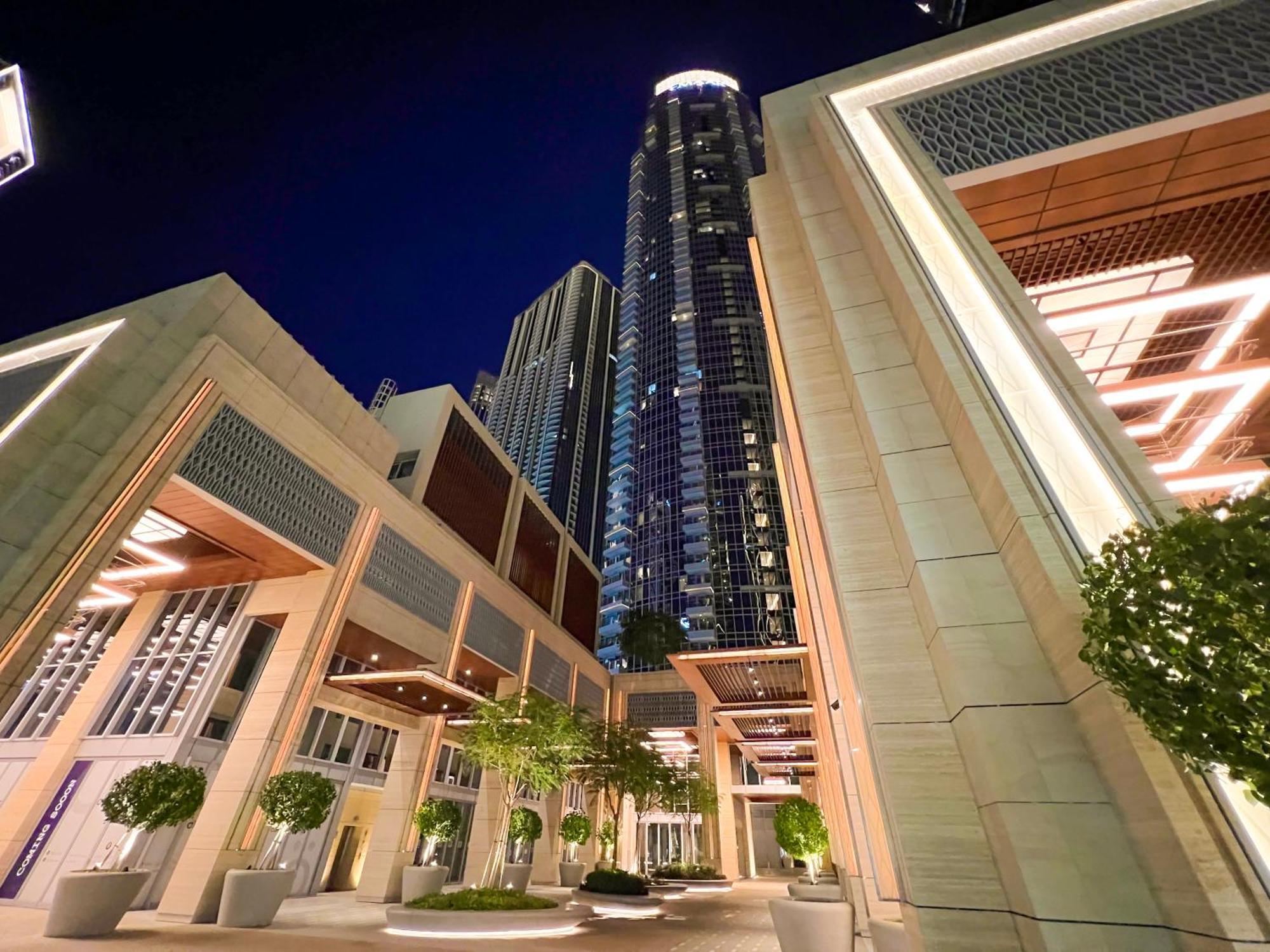 Downtown Luxury - Stunning Burj Khalifa & Sea View - 5 Minutes Walk To Dubai Mall ภายนอก รูปภาพ
