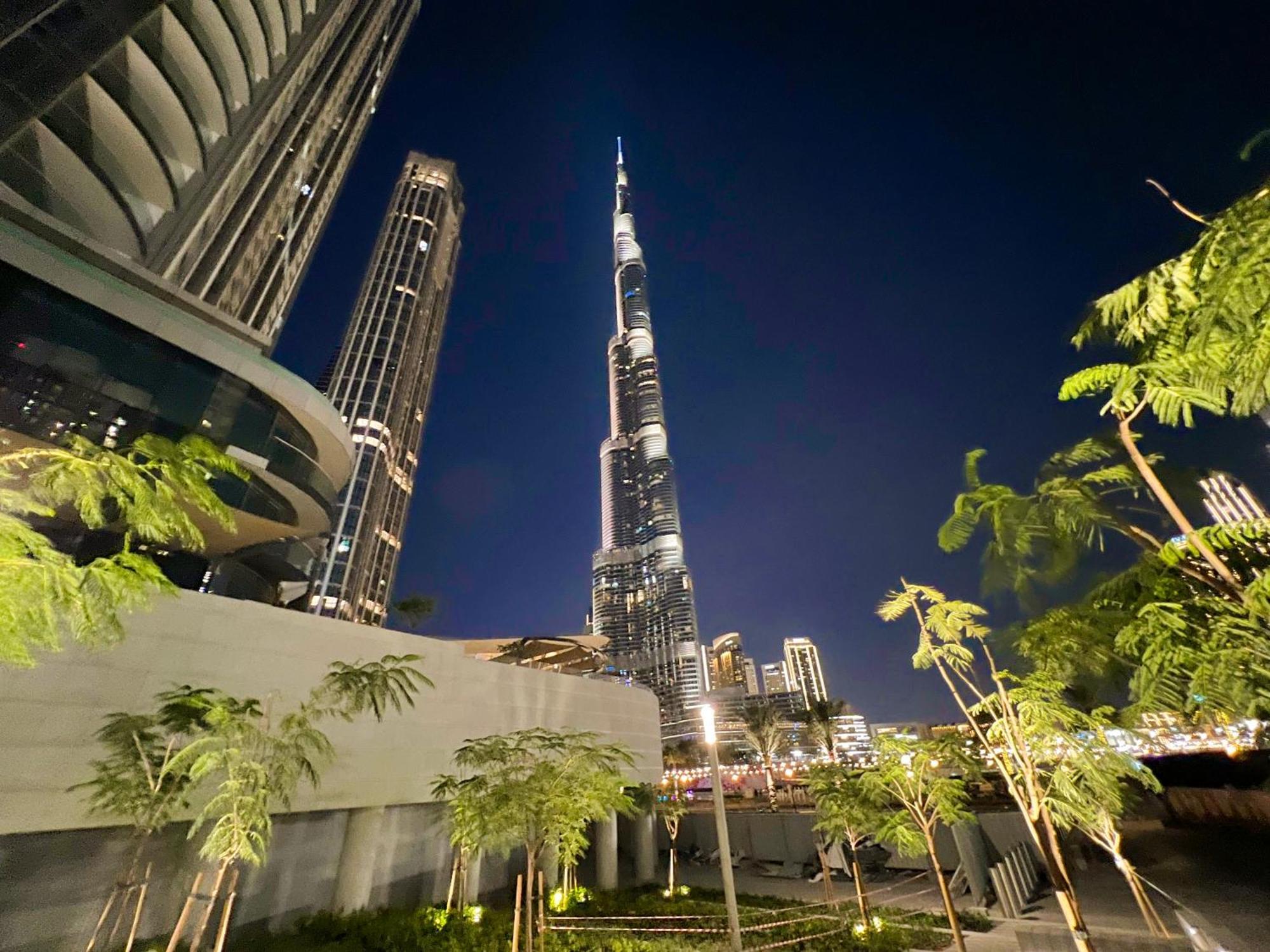 Downtown Luxury - Stunning Burj Khalifa & Sea View - 5 Minutes Walk To Dubai Mall ภายนอก รูปภาพ