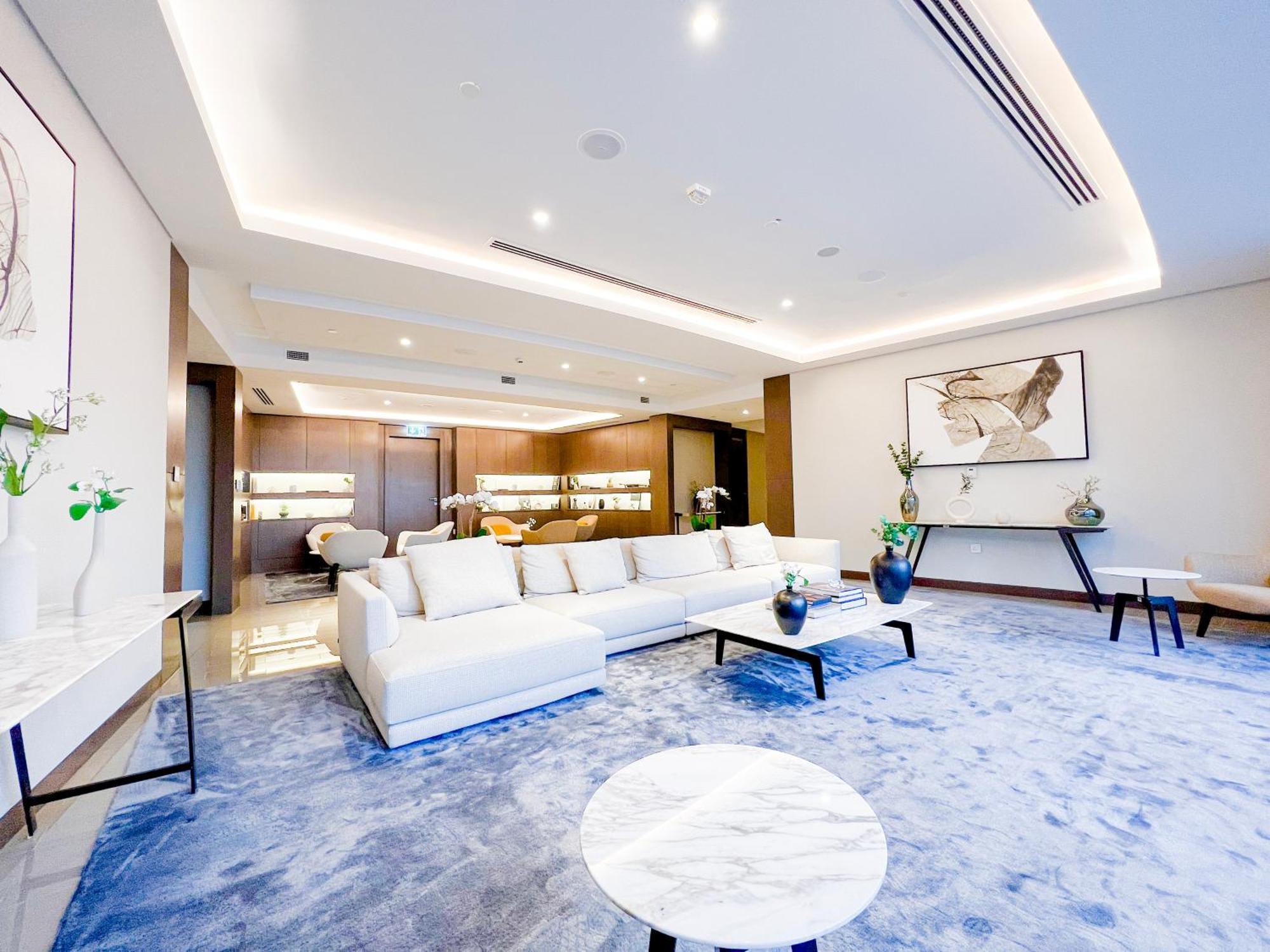 Downtown Luxury - Stunning Burj Khalifa & Sea View - 5 Minutes Walk To Dubai Mall ภายนอก รูปภาพ