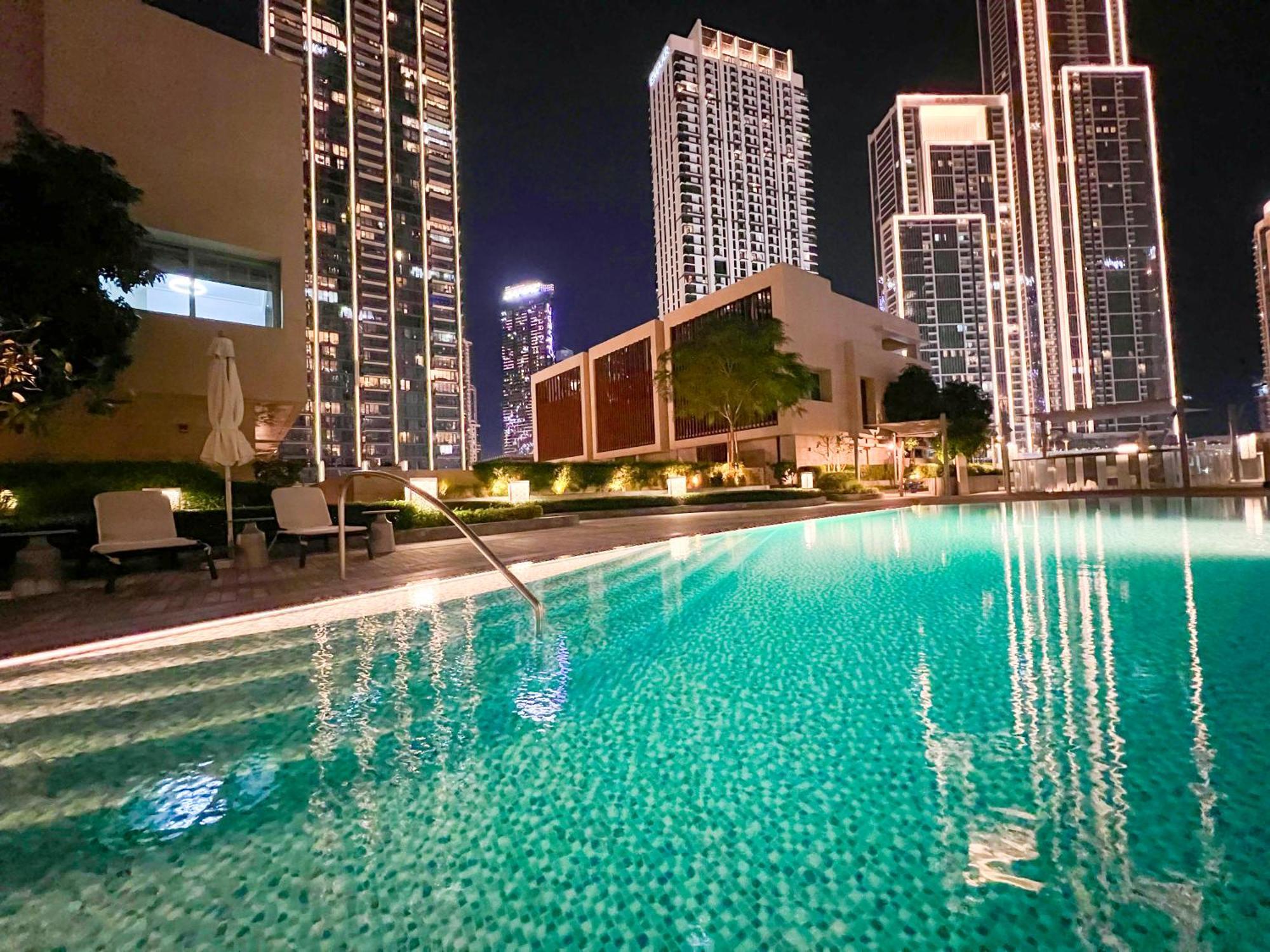 Downtown Luxury - Stunning Burj Khalifa & Sea View - 5 Minutes Walk To Dubai Mall ภายนอก รูปภาพ