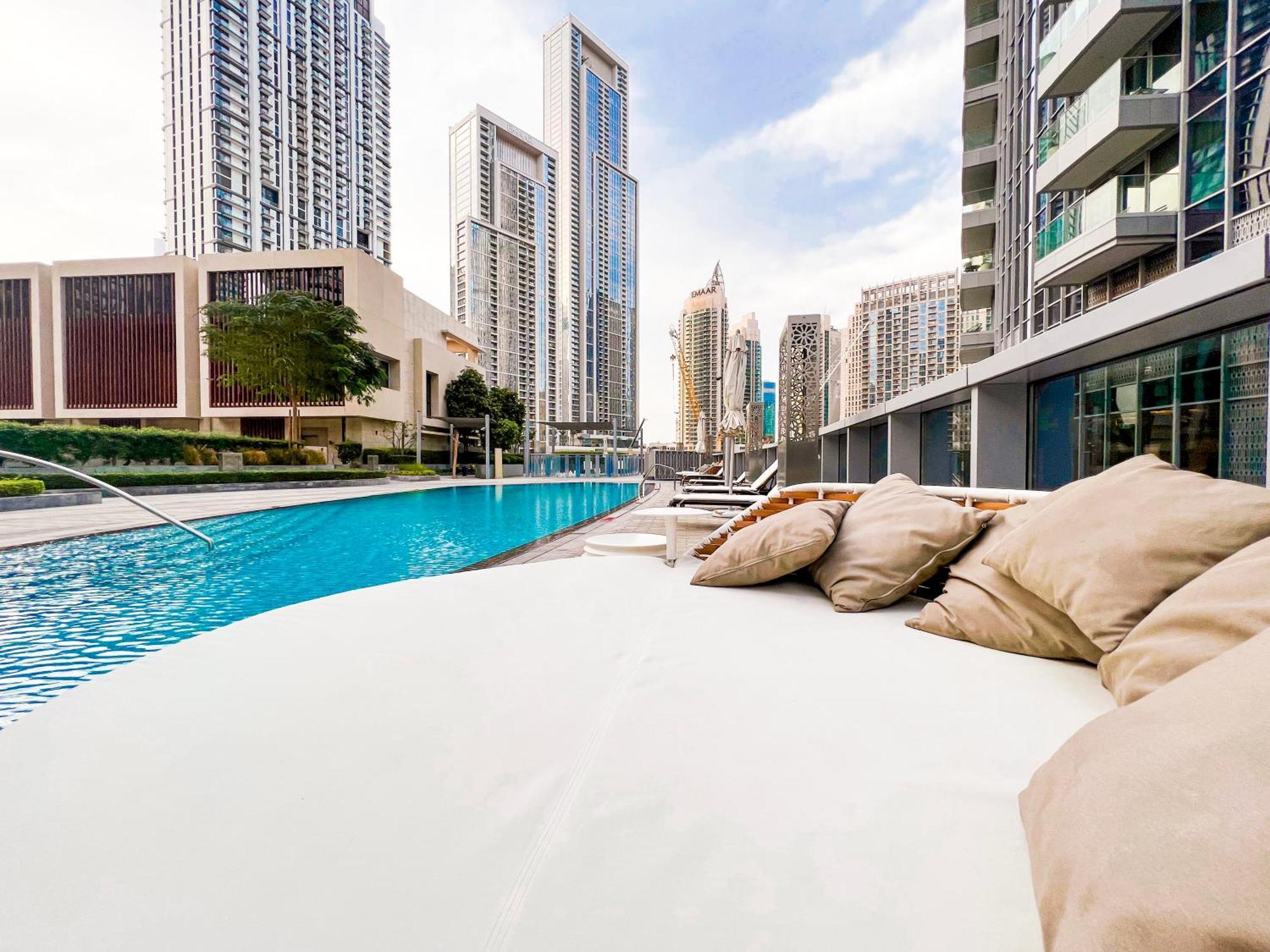 Downtown Luxury - Stunning Burj Khalifa & Sea View - 5 Minutes Walk To Dubai Mall ภายนอก รูปภาพ