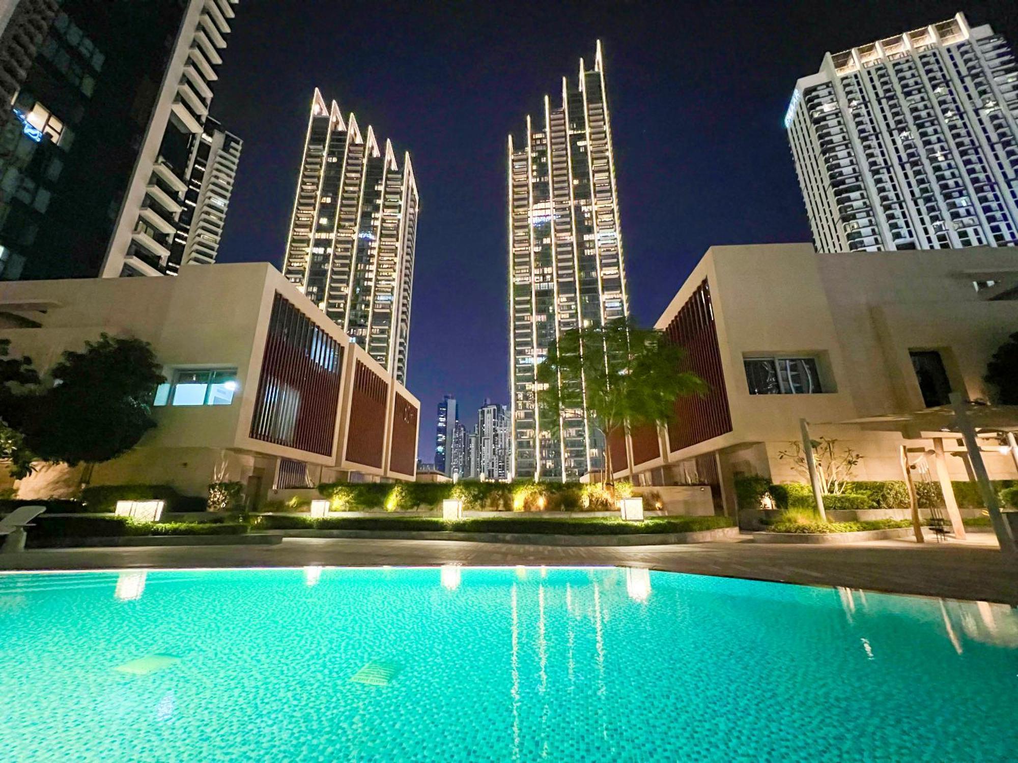 Downtown Luxury - Stunning Burj Khalifa & Sea View - 5 Minutes Walk To Dubai Mall ภายนอก รูปภาพ