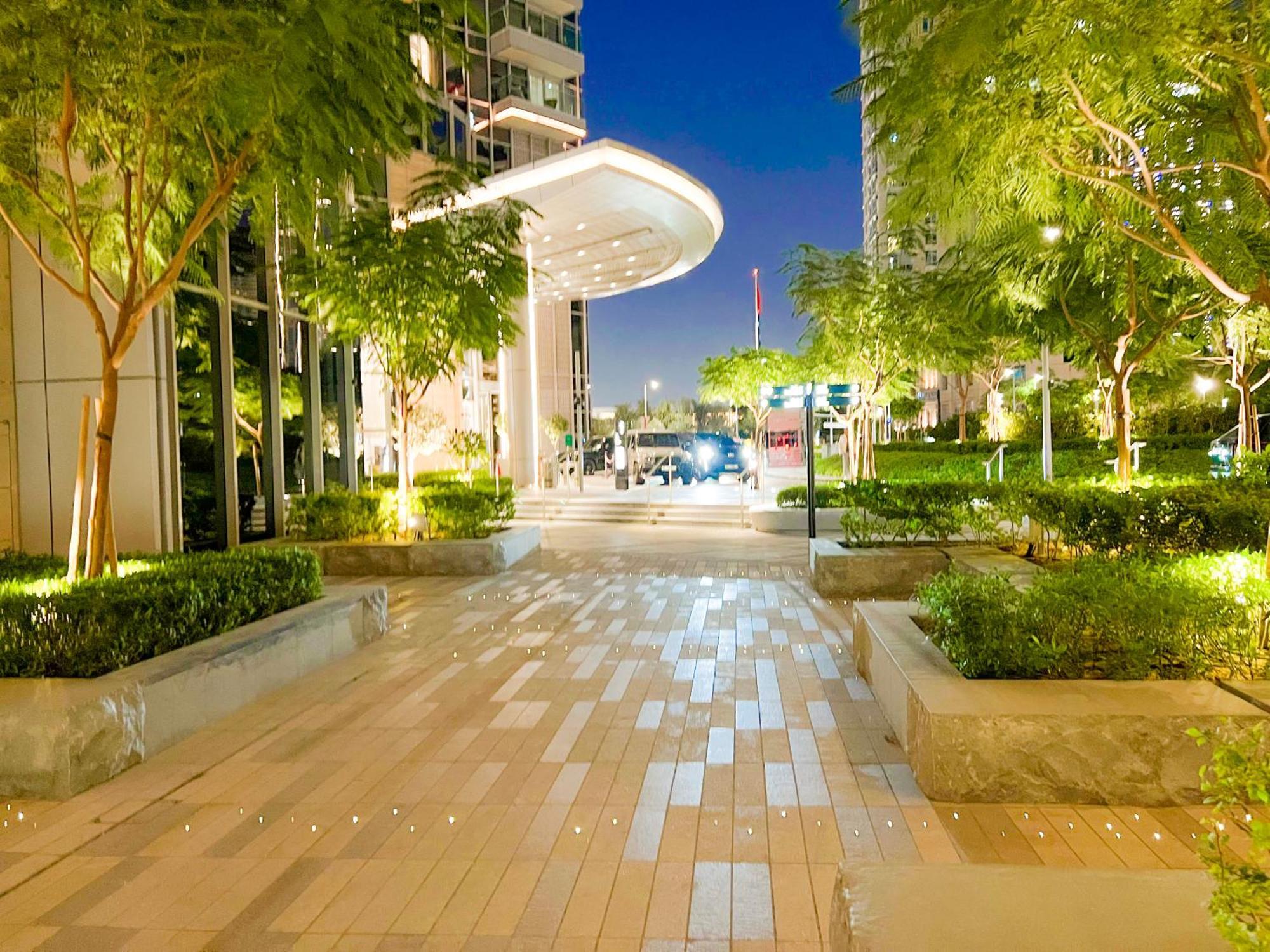 Downtown Luxury - Stunning Burj Khalifa & Sea View - 5 Minutes Walk To Dubai Mall ภายนอก รูปภาพ