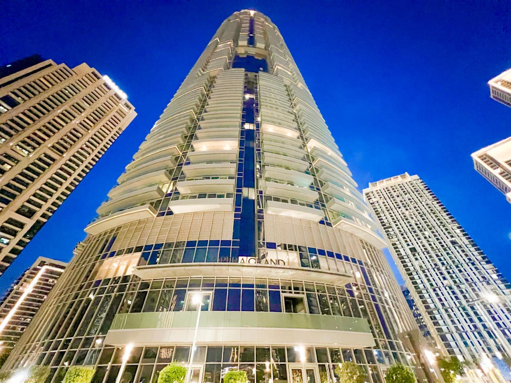 Downtown Luxury - Stunning Burj Khalifa & Sea View - 5 Minutes Walk To Dubai Mall ภายนอก รูปภาพ