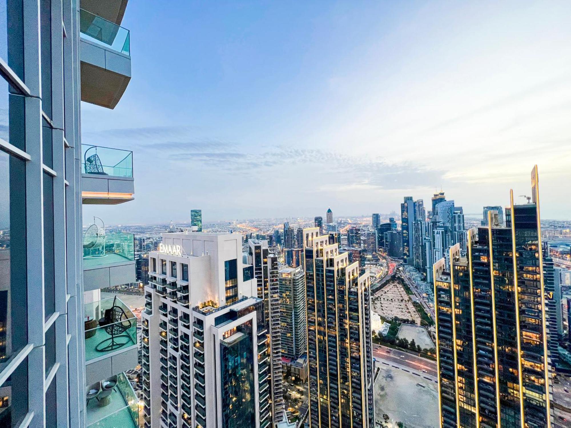 Downtown Luxury - Stunning Burj Khalifa & Sea View - 5 Minutes Walk To Dubai Mall ภายนอก รูปภาพ