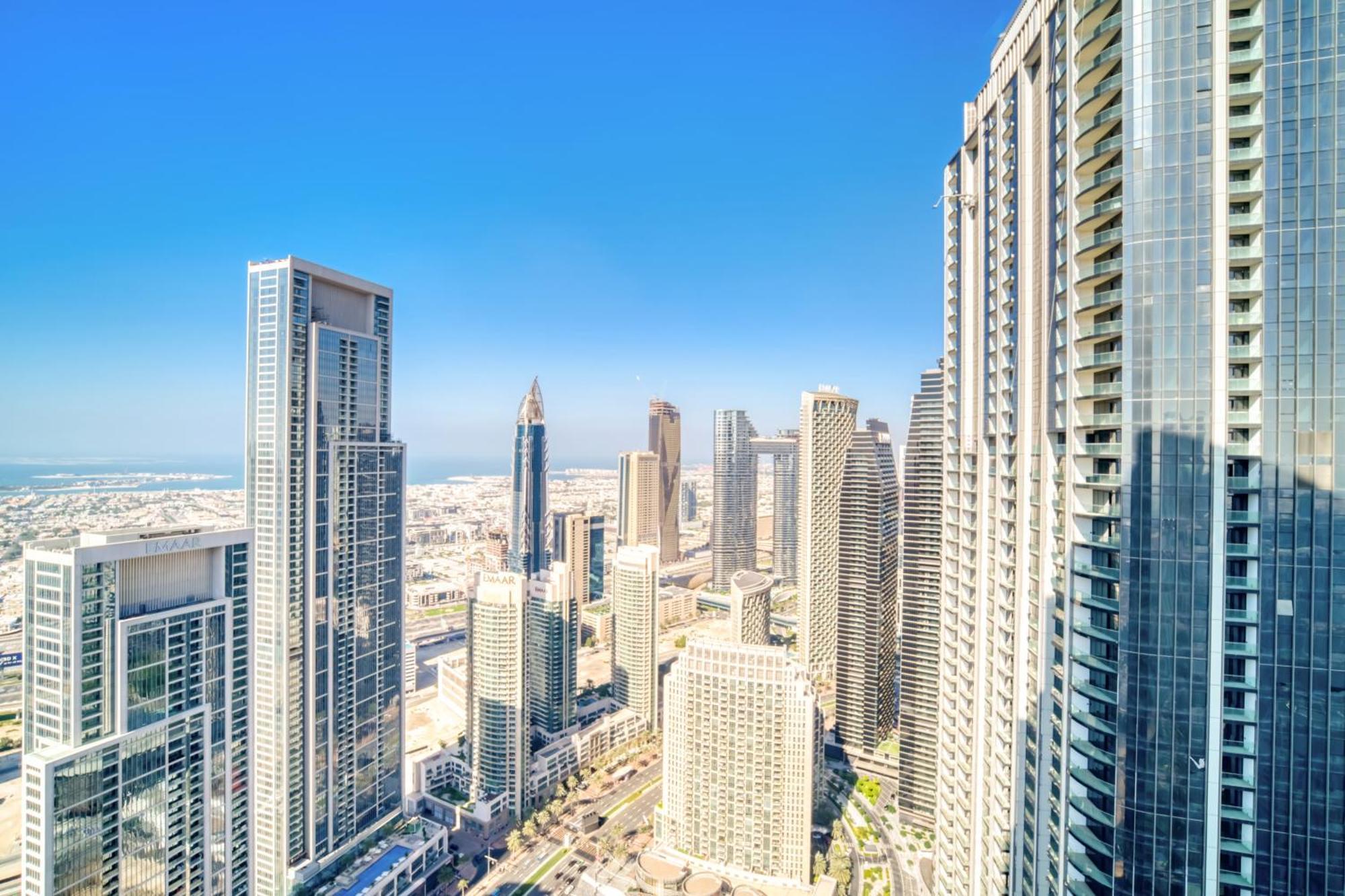 Downtown Luxury - Stunning Burj Khalifa & Sea View - 5 Minutes Walk To Dubai Mall ภายนอก รูปภาพ