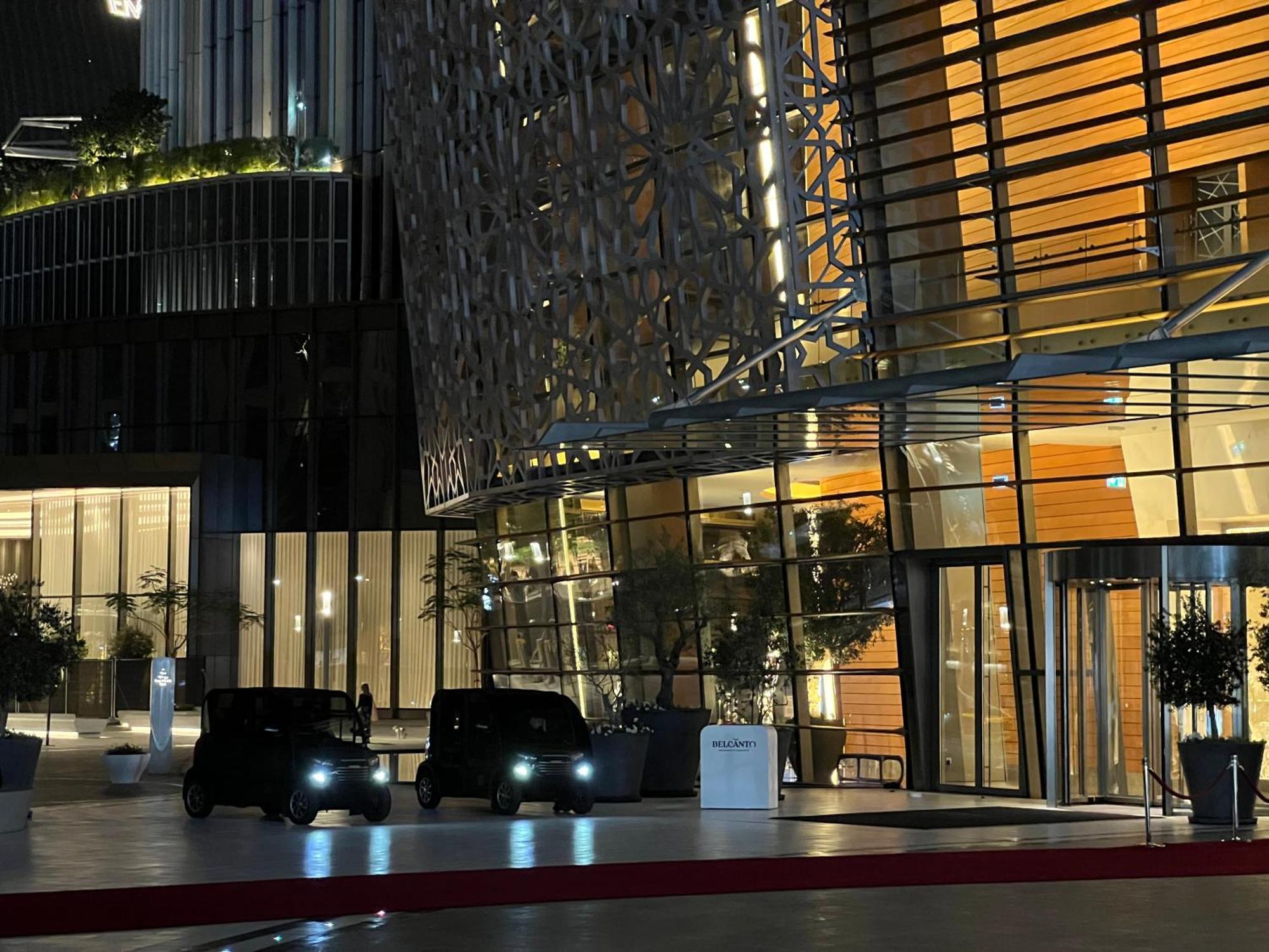 Downtown Luxury - Stunning Burj Khalifa & Sea View - 5 Minutes Walk To Dubai Mall ภายนอก รูปภาพ